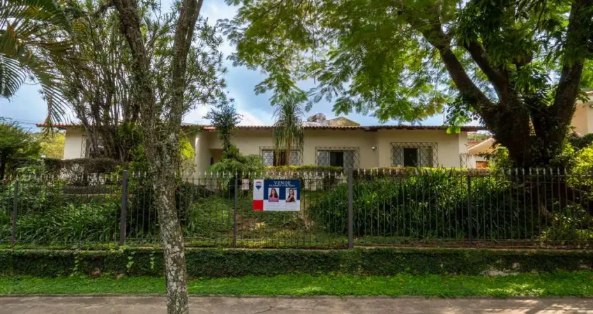 Casa tipo para venda em Lapa com 4 quartos, sendo 1 suíte, 330m²