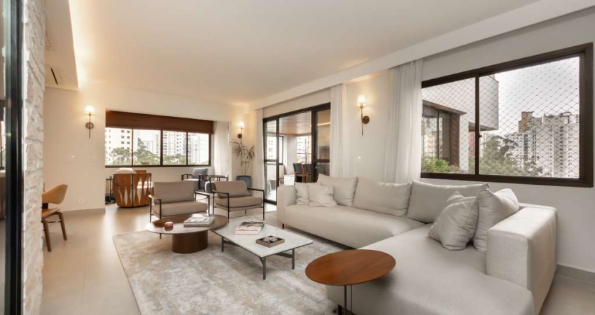 Apartamento tipo para venda com 3 quartos, sendo 3 suítes, 244m²