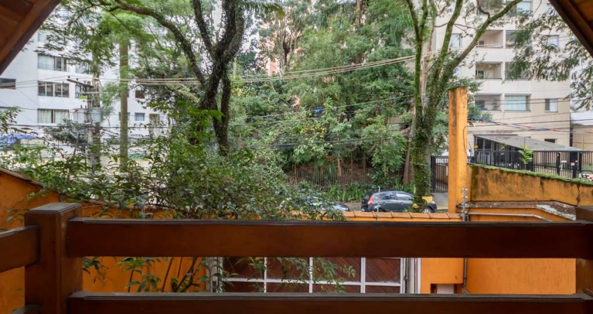Sobrado para venda com 4 quartos, sendo 4 suítes, 228m²