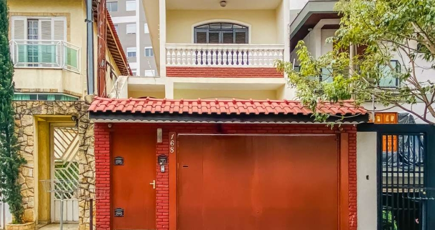 Sobrado para venda com 3 quartos, sendo 2 suítes, 235m²