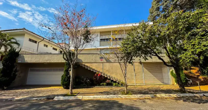 Casa tipo para venda em Pacaembu com 3 quartos, sendo 1 suíte, 384m²