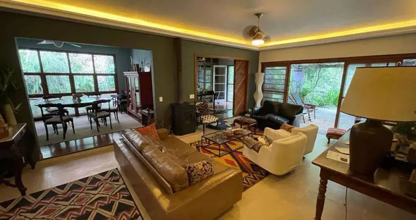 Casa tipo para venda em Real Parque com 2 quartos, sendo 2 suítes, 293m²