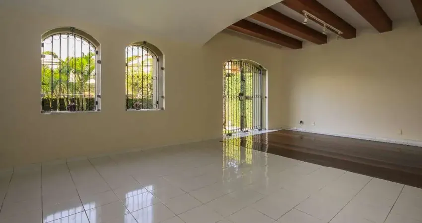 Casa tipo para venda e locação em Pacaembu com 3 quartos, sendo 1 suíte, 255m²