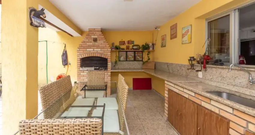 Sobrado para venda em Parque São Domingos com 3 quartos, sendo 1 suíte , 306m²