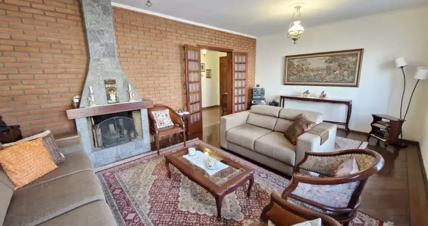 Espetacular sobrado para venda em água fria com 4 quartos, sendo 2 suítes, 210m²