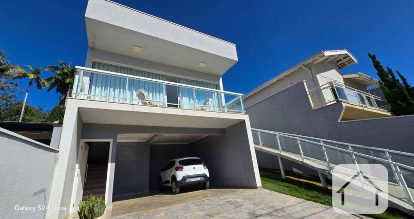 Descubra a Casa Moderna dos seus sonhos a apenas duas quadras do lago em Atibaia!