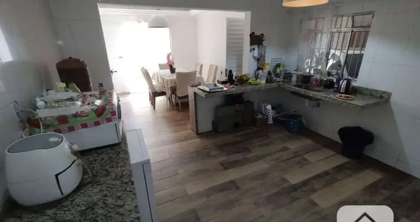 Sobrado com 4 dormitórios + ponto comercial no térreo à venda por R$ 750.000 - Vila Joana - Jundiaí/SP