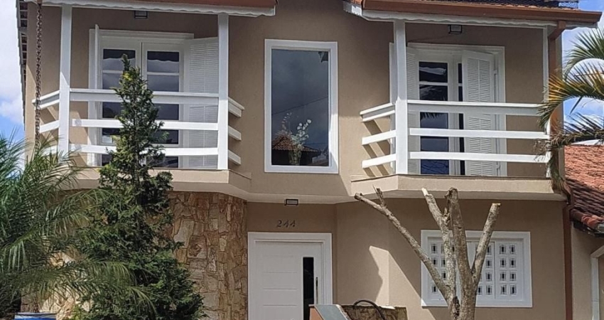 Linda Casa em Condomínio Fechado em Jandira