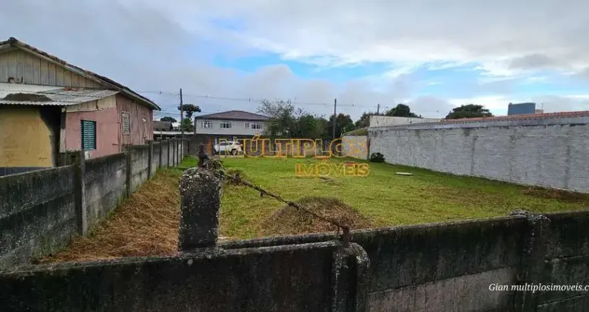 Casa à venda em Curitiba-PR, Cajuru: 2 quartos, 1 sala, 1 banheiro, 15 vagas, 71m² de área. Venha conferir!