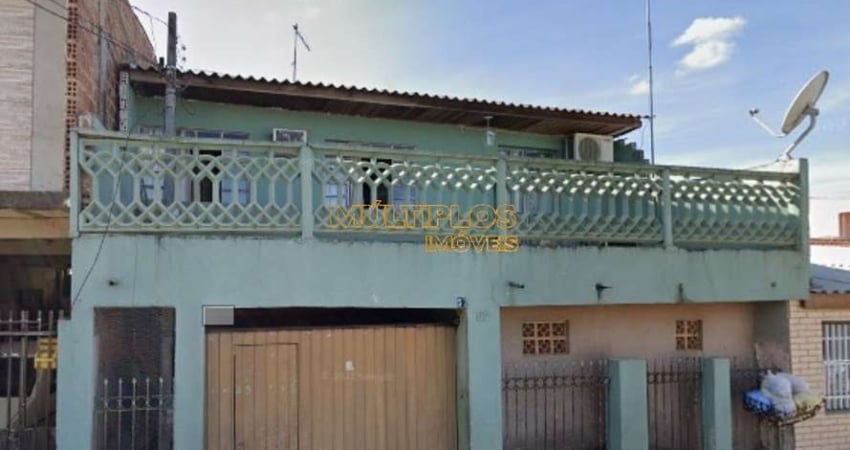 Imperdível casa à venda em Curitiba-PR, bairro Cajuru, 3 quartos, 1 sala, 2 banheiros, 3 vagas, 120m². Venha conferir!