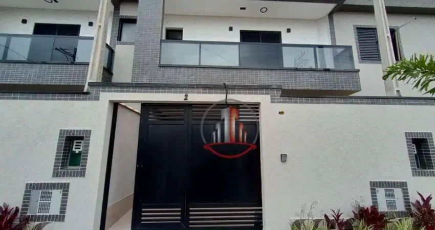 Sobrado com 2 dormitórios à venda, 79 m² por R$ 468.000,00 - Maracanã - Praia Grande/SP