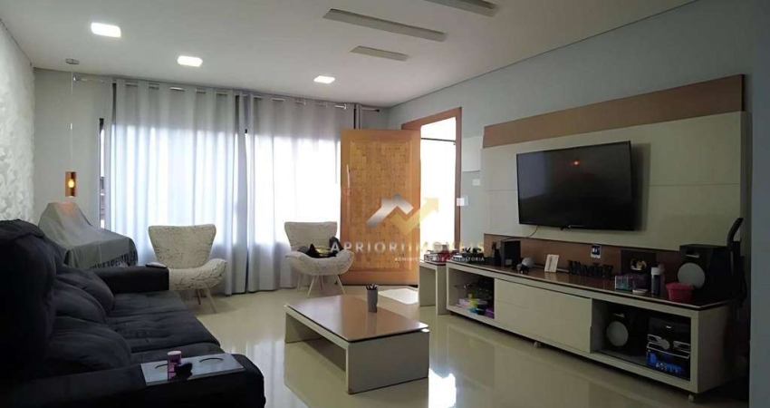 Sobrado com 3 dormitórios à venda, 210 m² por R$ 850.000,00 - Utinga - Santo André/SP