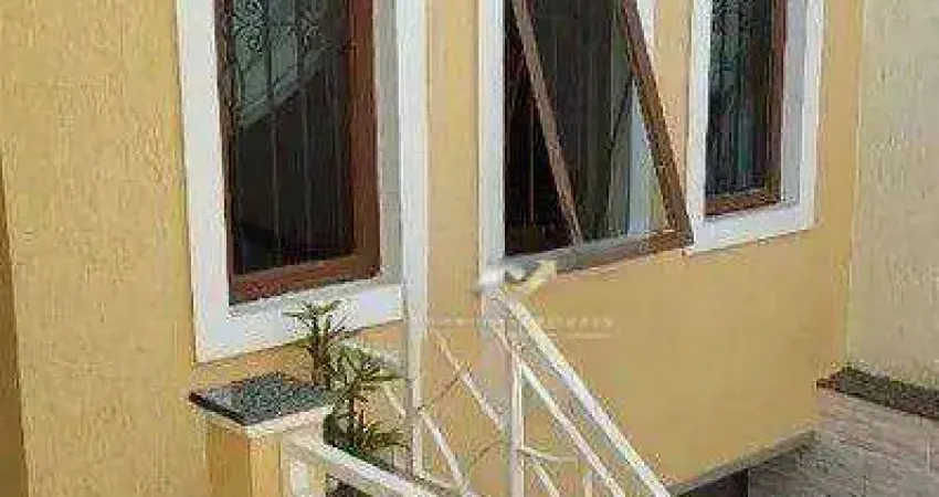 Sobrado com 4 dormitórios à venda, 140 m² por R$ 860.000 - Vila Scarpelli - Santo André/SP
