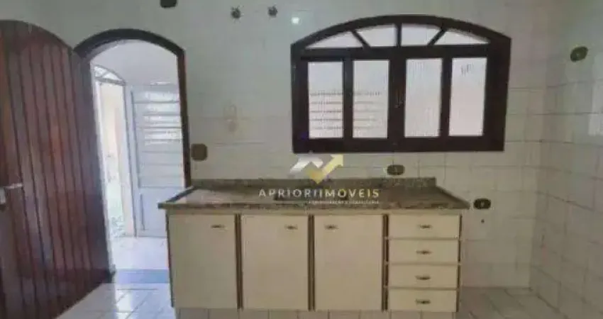 Sobrado com 3 dormitórios para alugar, 267 m² por R$ 3.010,00/mês - Vila Apiaí - Santo André/SP
