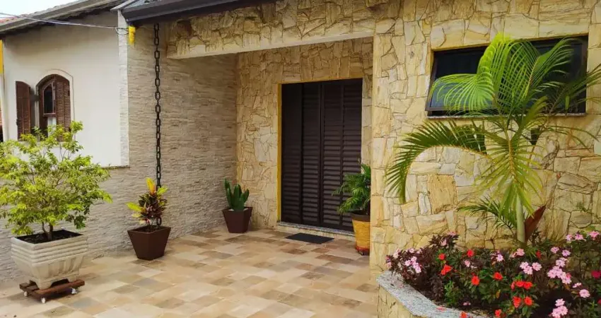 Sobrado com 3 dormitórios à venda, 350 m² por R$ 760.000,00 - Parque Gerassi - Santo André/SP