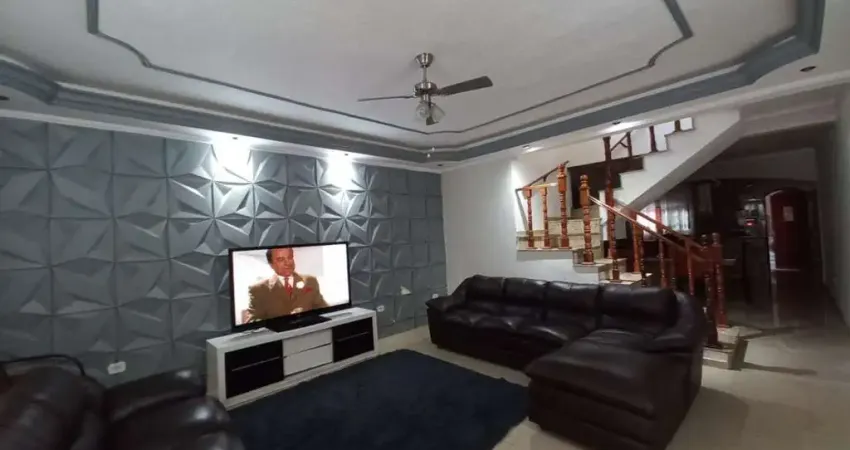 Sobrado com 4 dormitórios à venda, 220 m² por R$ 900.000,00 - Parque São Vicente - Mauá/SP