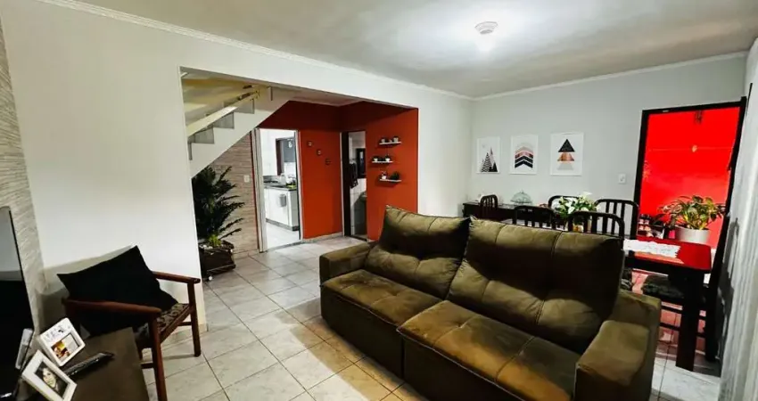 Sobrado com 3 dormitórios à venda, 163 m² por R$ 650.000,00 - Vila Assis Brasil - Mauá/SP