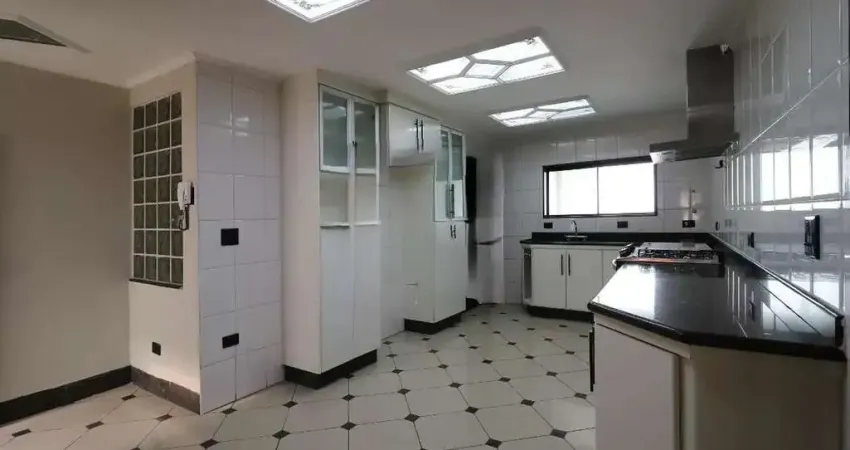 Casa com 4 dormitórios para alugar, 314 m² por R$ 6.133,00/mês - Vila Camilópolis - Santo André/SP