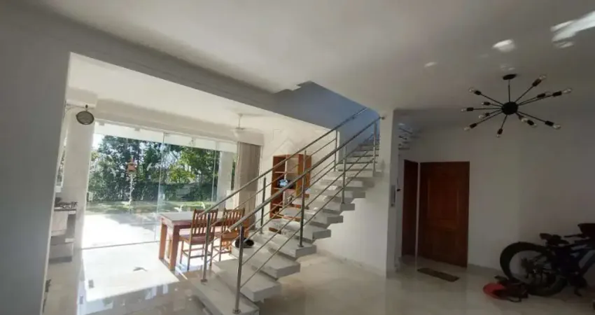 Casa em condomínio com 3 suítes à venda e locação, 265 m² em terreno de 482 m² - bragança paulista/sp