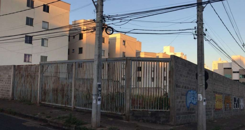 Terreno à venda no Cazeca, Uberlândia 