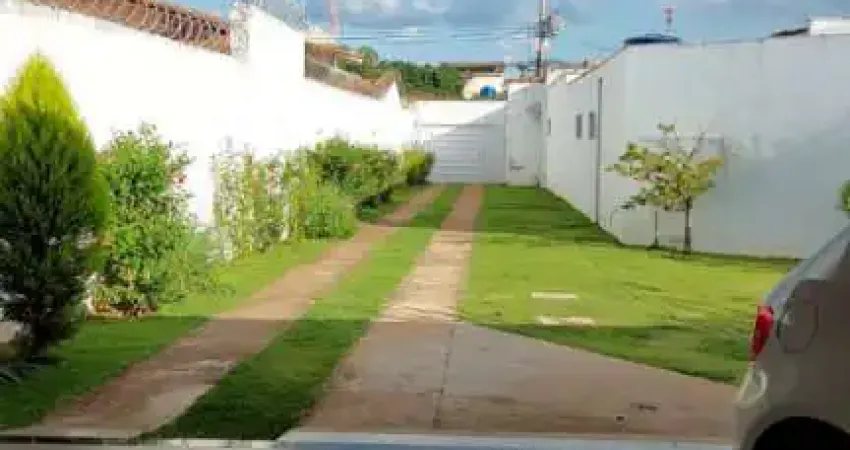 Casa com 3 quartos à venda no Martins, Uberlândia 