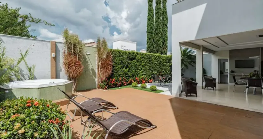Casa - Padrão, para Venda em Uberlândia/MG