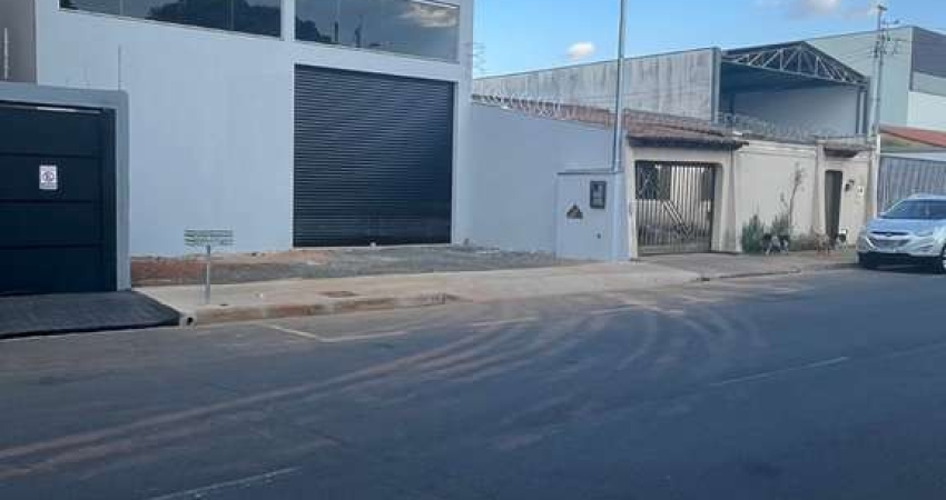 Barracão / Galpão / Depósito à venda no Umuarama, Uberlândia 
