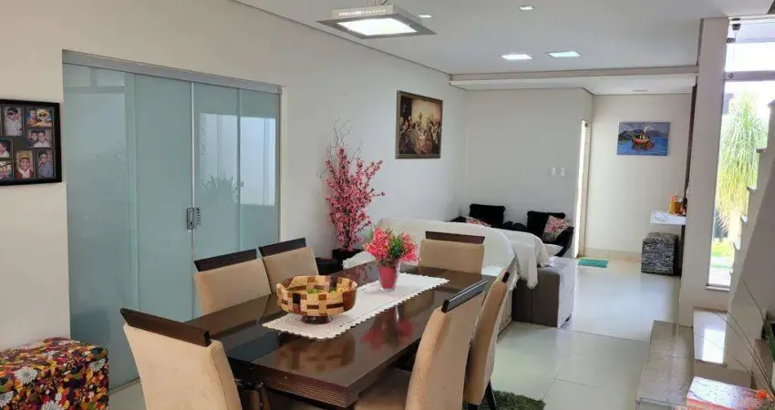 Casa - Sobrado Padrão, para Venda em Uberlândia/MG