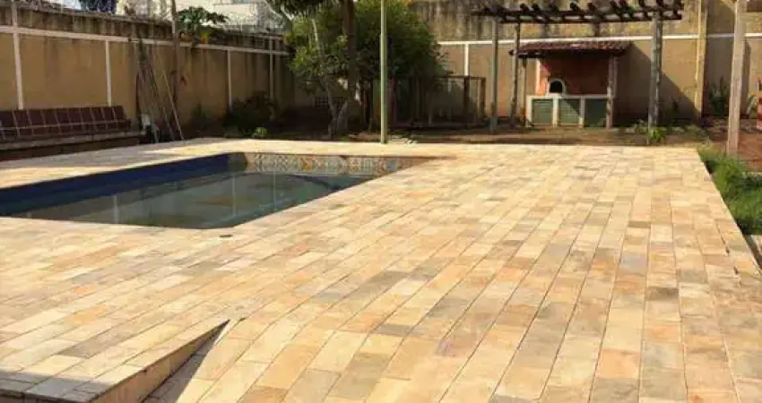 Casa com 5 quartos à venda no Umuarama, Uberlândia 