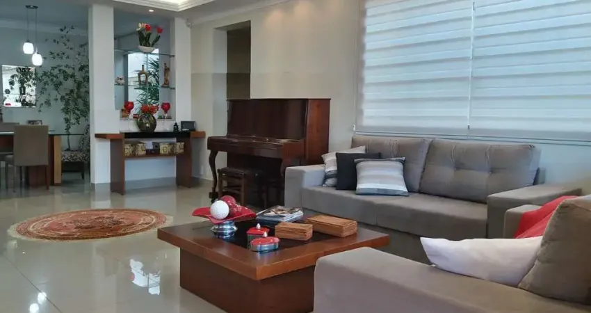 Casa com 4 quartos à venda no Umuarama, Uberlândia 
