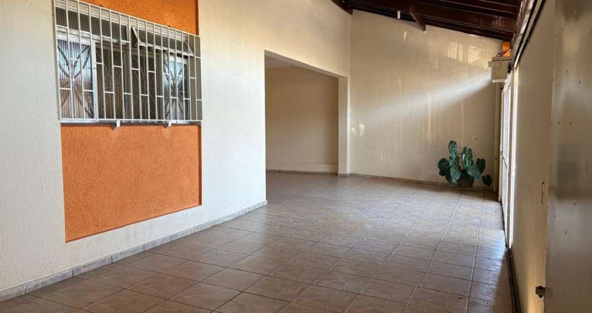 Casa - Padrão, para Venda em Uberlândia/MG