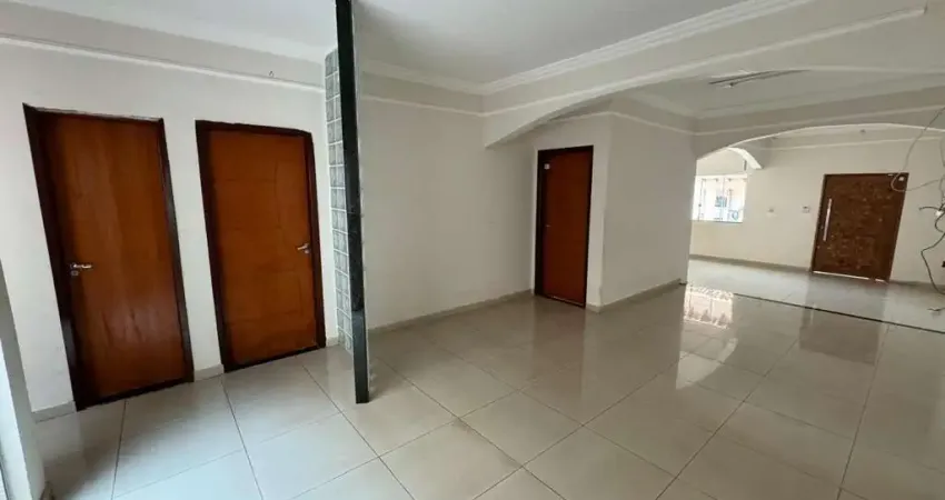 Casa com 3 quartos à venda no Tibery, Uberlândia 