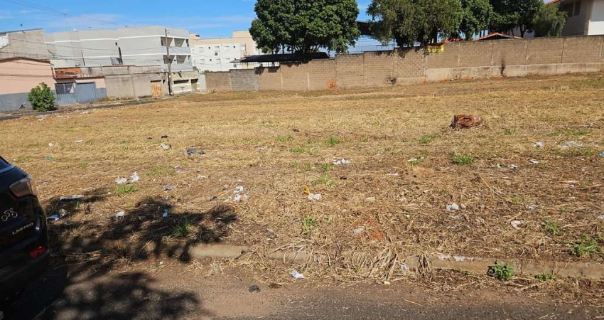 Terreno - Em rua, para Venda em Uberlândia/MG