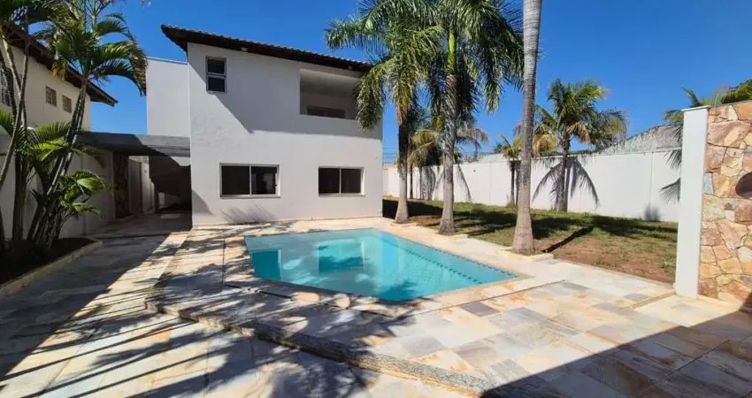 Casa com 4 quartos à venda no Jardim Karaíba, Uberlândia 