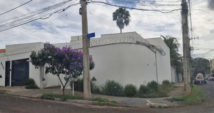 Casa com 3 quartos à venda no Alto Umuarama, Uberlândia 