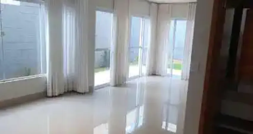 Casa - Sobrado em condomínio, para Aluguel em Uberlândia/MG