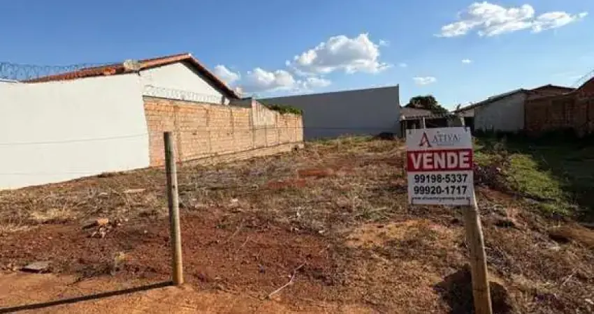 Terreno à venda no Conjunto Segismundo Pereira, Uberlândia