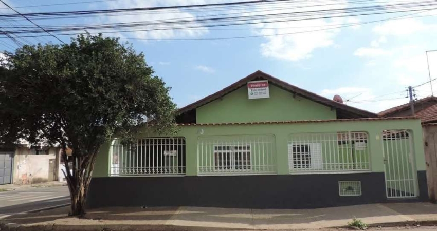 Casa com 3 dormitórios à venda, 115 m² por R$ 388.000,00 - Morumbi - Pouso Alegre/MG