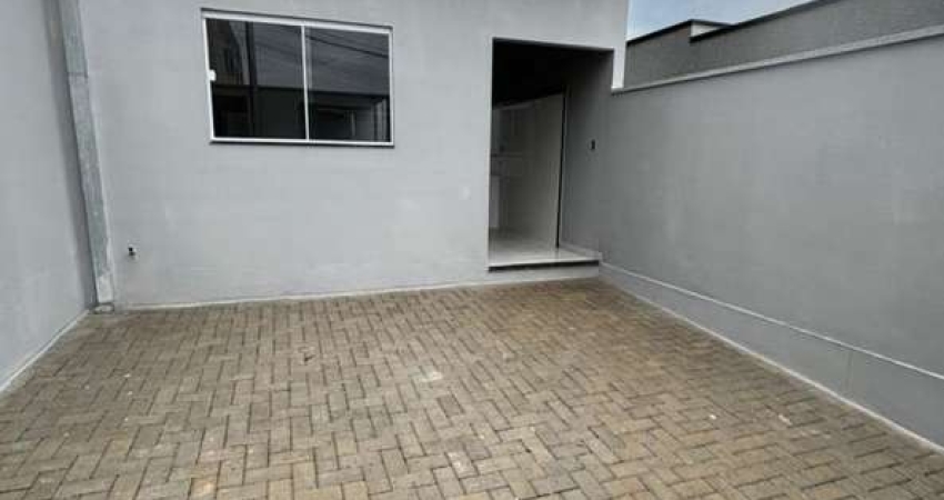 Casa com 2 dormitórios à venda, 64 m² por R$ 320.000,00 - Parque Real - Pouso Alegre/MG
