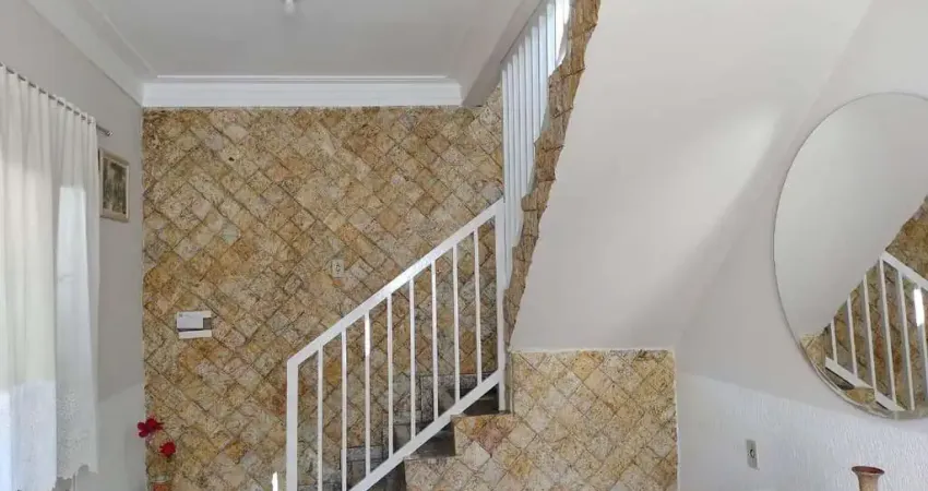 Casa com 2 dormitórios à venda, 103 m² por R$ 570.000,00 - Fátima III - Pouso Alegre/MG