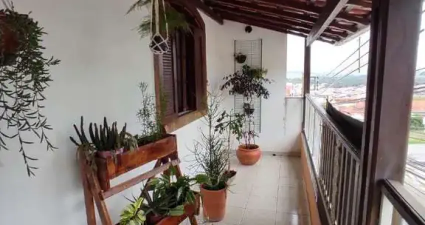 Casa com 3 dormitórios à venda, 157 m² por R$ 550.000,00 - Jardim Aureliano - Pouso Alegre/MG