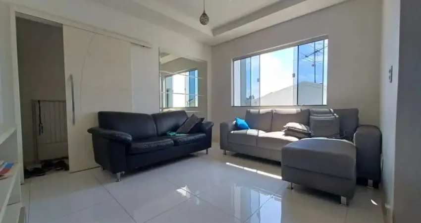 Cobertura com 2 dormitórios à venda, 140 m² por R$ 700.000,00 - Centro - Pouso Alegre/MG