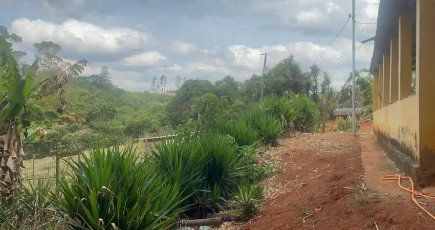 Sítio com 2 dormitórios à venda, 22000 m² por R$ 450.000 - Algodão - Pouso Alegre/MG
