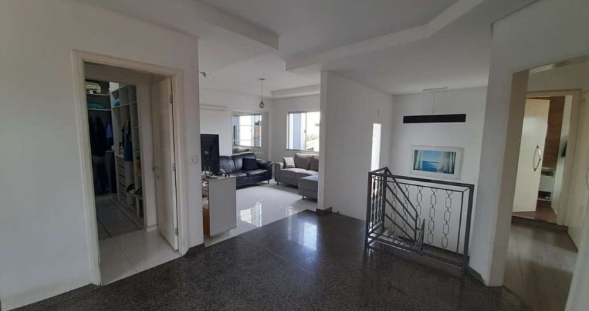 Apartamento com 2 dormitórios à venda, 140 m² por R$ 700.000 - Santa Filomena - Pouso Alegre/MG