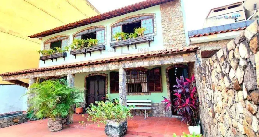 Casa à venda em duque de caxias, jardim vinte e cinco de agosto, com 3 quartos, com 178.8 m²