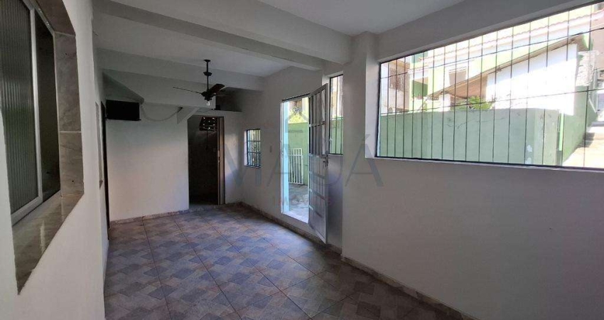 Casa à venda em Duque de Caxias, Parque Paulicéia, com 2 quartos, com 70 m²