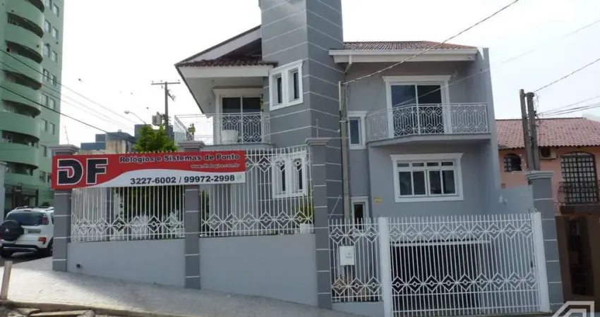 Casa com 3 quartos à venda na Rua Frederico Bahls, 525, Centro, Ponta Grossa
