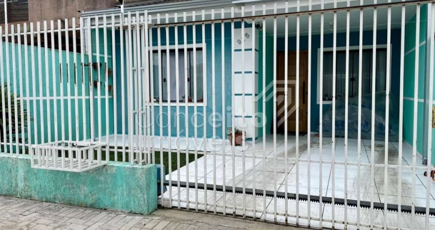 Casa com 3 quartos à venda na Rua Teixeira Mendes, 915, Uvaranas, Ponta Grossa