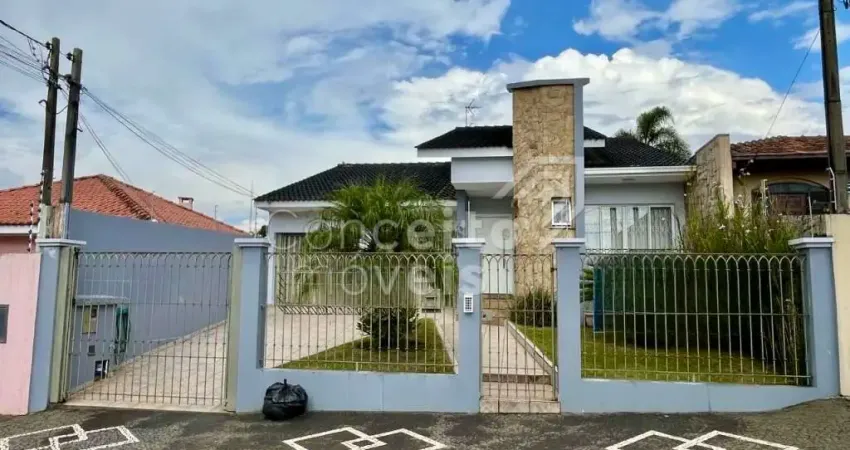 Residência Térrea com Piscina - Jardim Carvalho