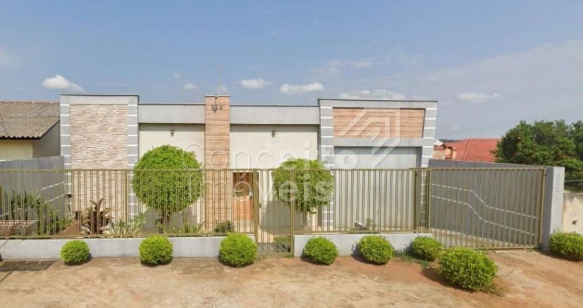Residência Térrea com Piscina - Uvaranas